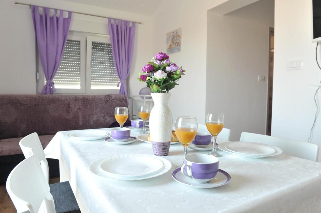 Apartmani Rebecca Vir Exterior foto