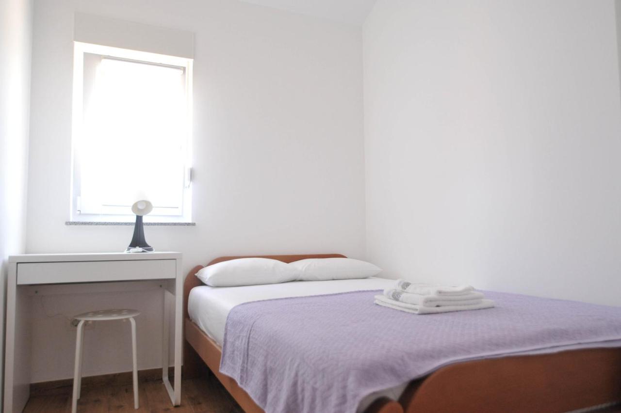 Apartmani Rebecca Vir Exterior foto