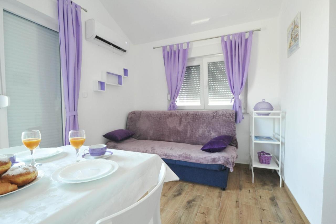 Apartmani Rebecca Vir Exterior foto